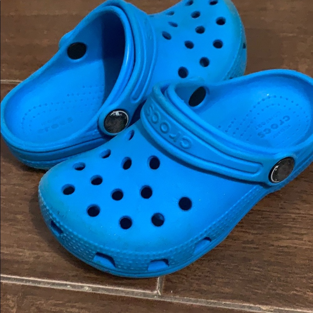 Toddler crocs